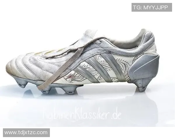 足球明星同款板鞋推荐 时尚与运动完美结合的潮流单品解析 足球明星同款板鞋推荐 时尚与运动完美结合的潮流单品解析