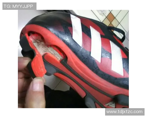 球星因穿烂足球鞋成焦点揭示运动员鞋品背后不为人知的故事